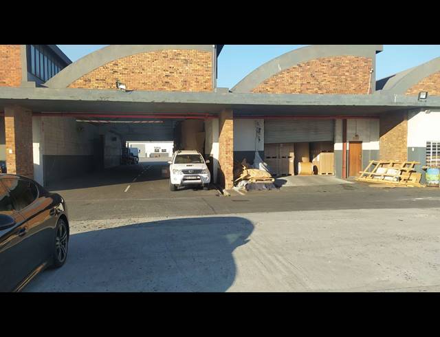 1,058M² WAREHOUSE TO LET IN EPPING INDUSTRIAL